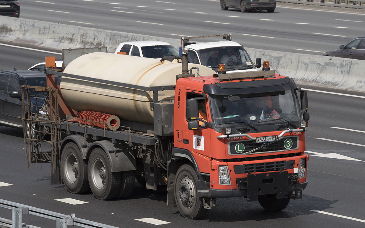 Москва, № Х 573 УМ 199 — Volvo ('2002) FM12.400