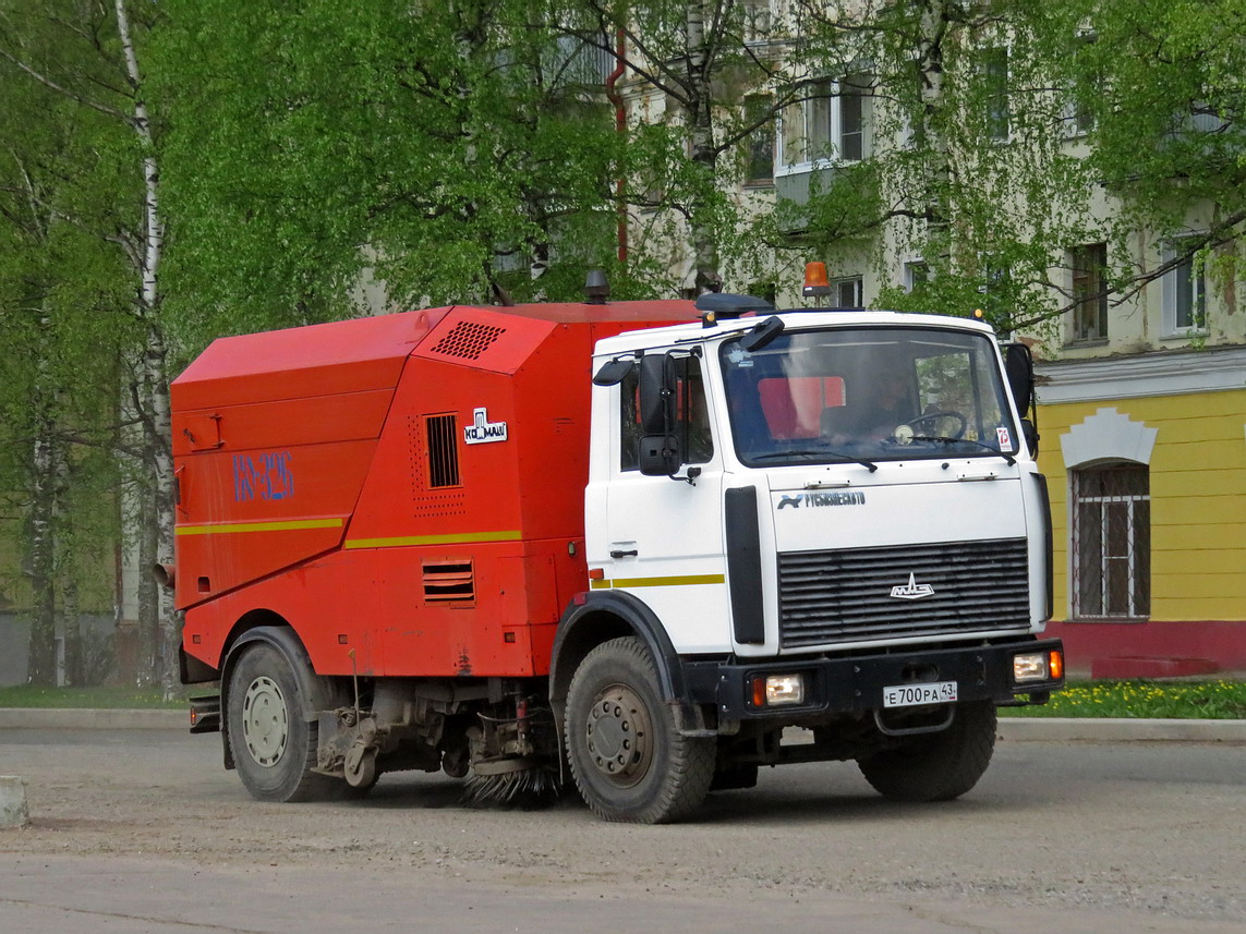 Кировская область, № Е 700 РА 43 — МАЗ-5337A2