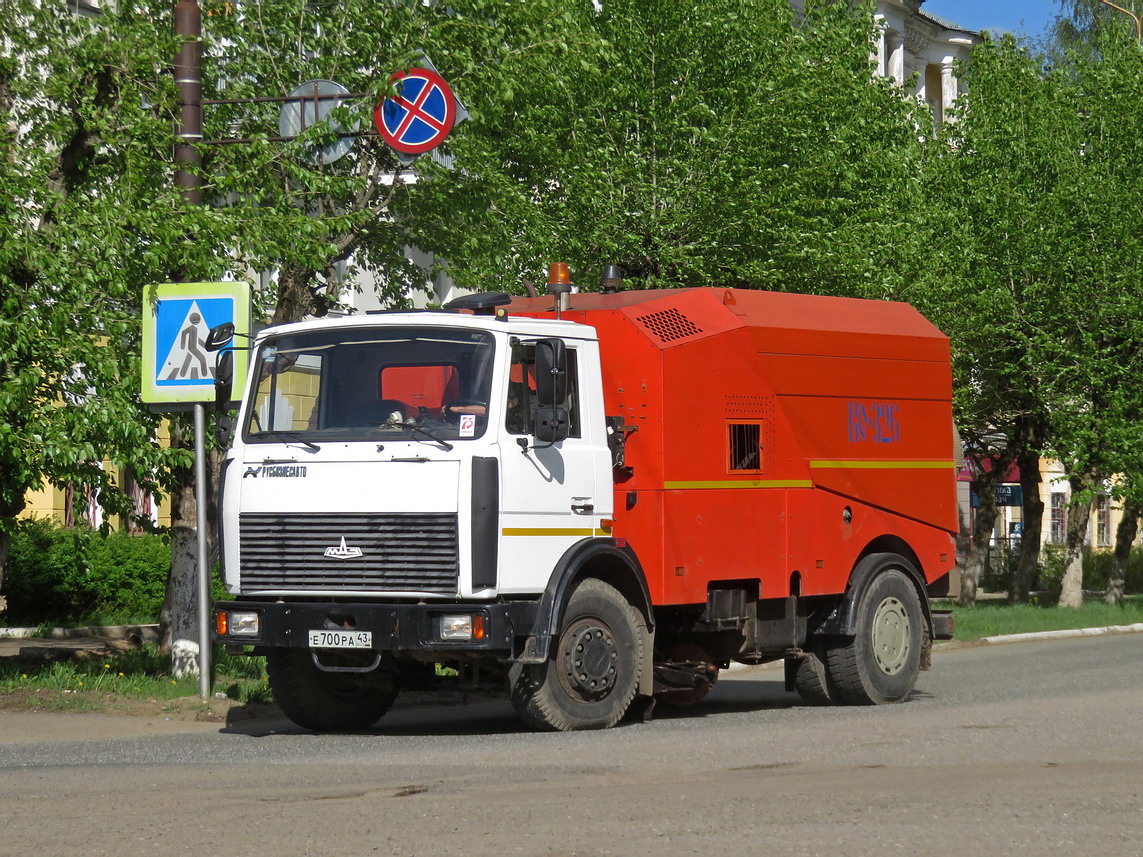 Кировская область, № Е 700 РА 43 — МАЗ-5337A2