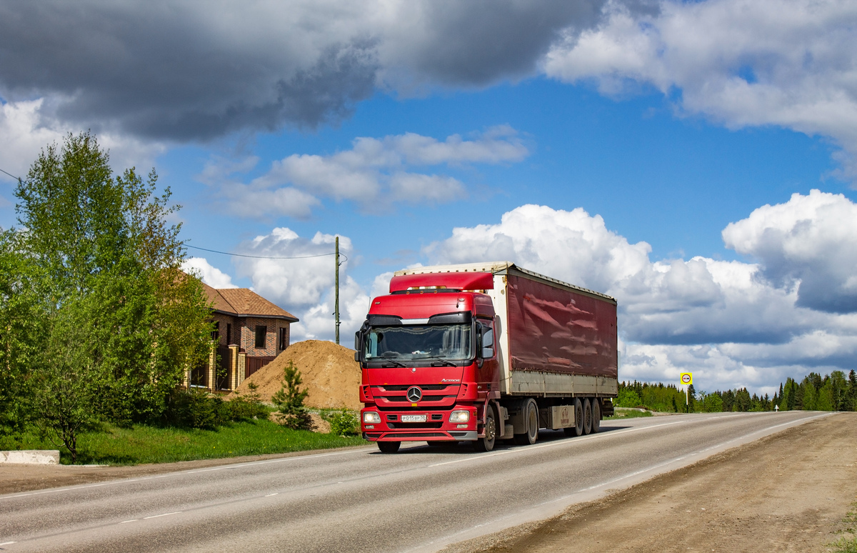 Московская область, № Р 015 ВР 50 — Mercedes-Benz Actros ('2009) 1841