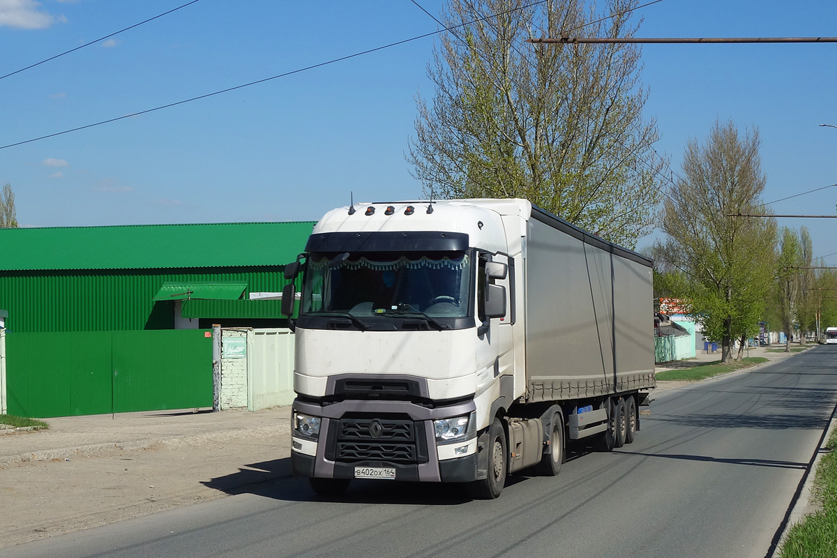 Саратовская область, № В 402 ОХ 164 — Renault T-Series ('2013)