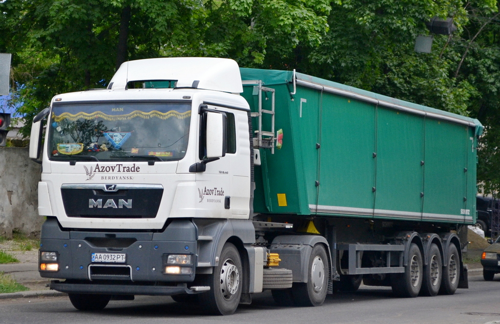 Киев, № АА 0932 РТ — MAN TGX ('2007) 18.440