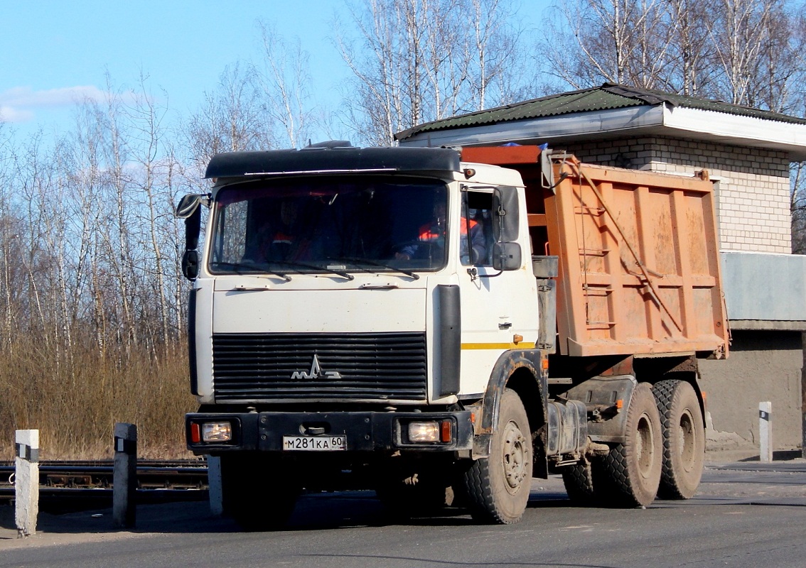 Псковская область, № М 281 КА 60 — МАЗ-551605