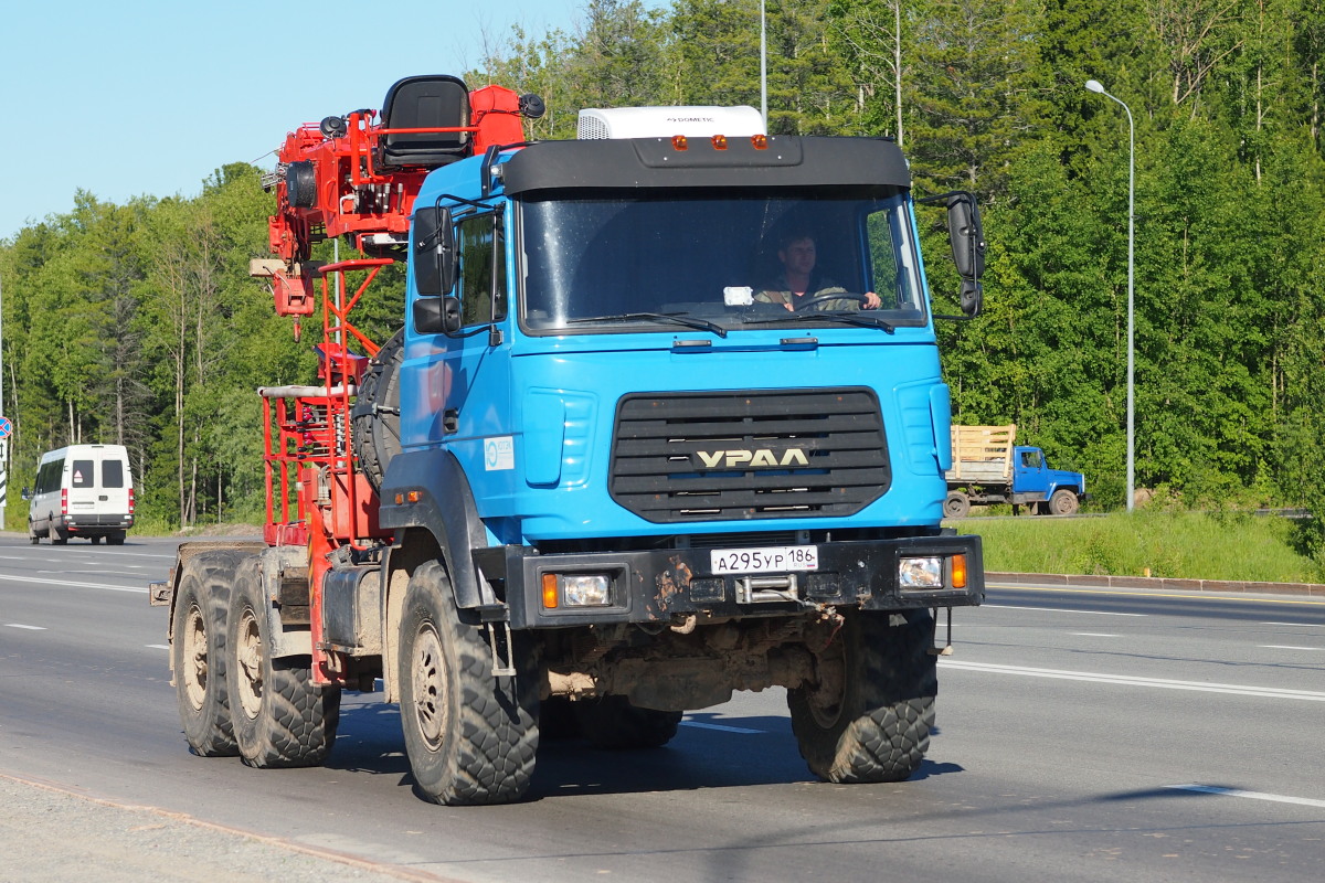 Ханты-Мансийский автоном.округ, № А 295 УР 186 — Урал-44202-82