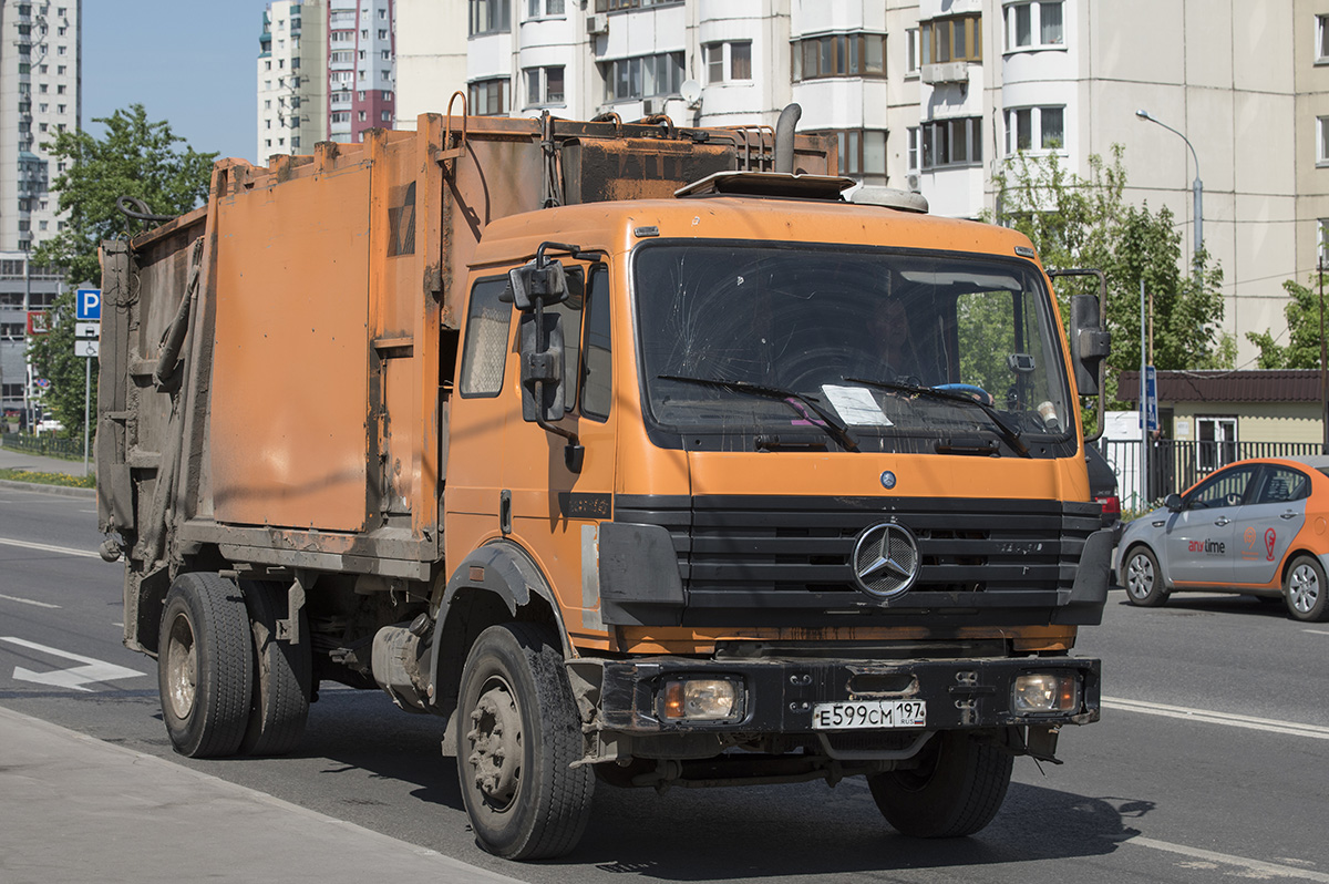 Москва, № Е 599 СМ 197 — Mercedes-Benz SK (общ. мод.)