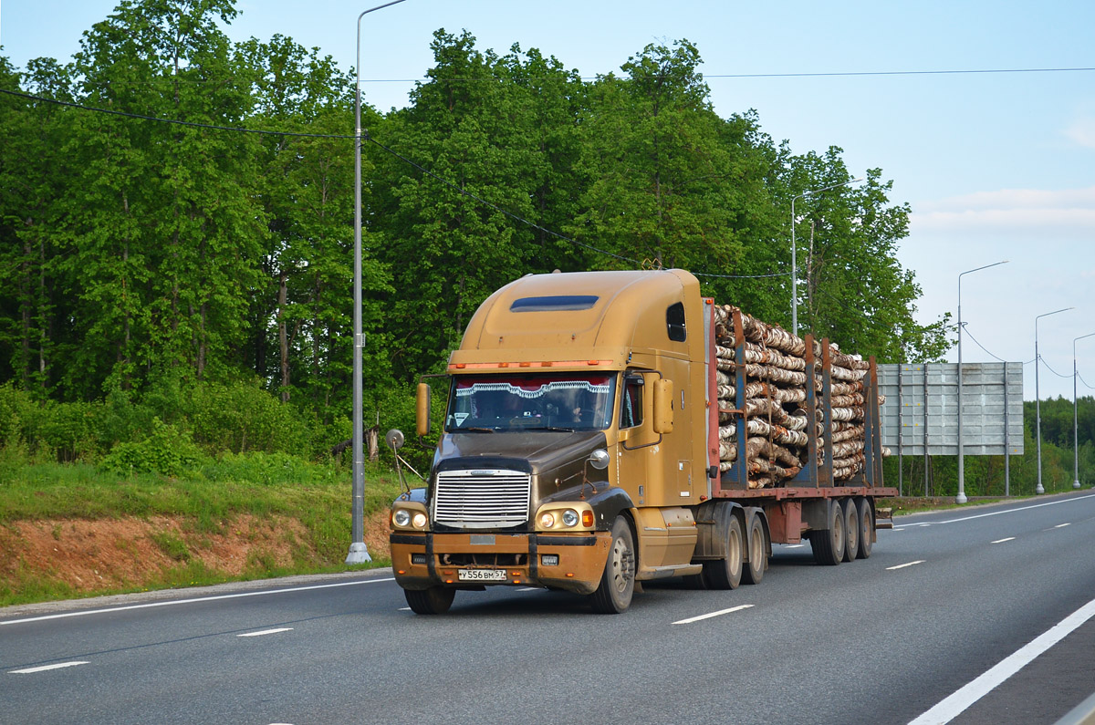 Орловская область, № У 556 ВМ 57 — Freightliner Century Class