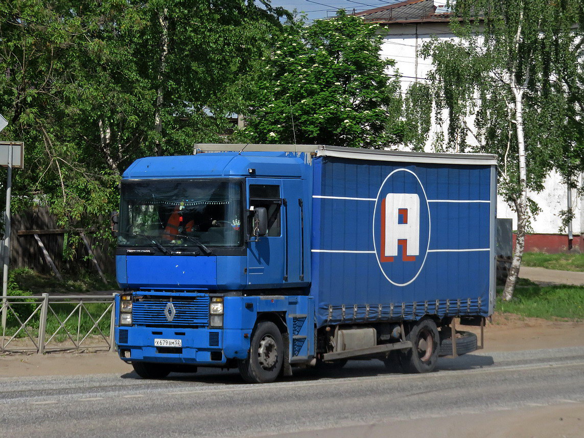 Нижегородская область, № Х 679 ВМ 52 — Renault Magnum AE ('1990)