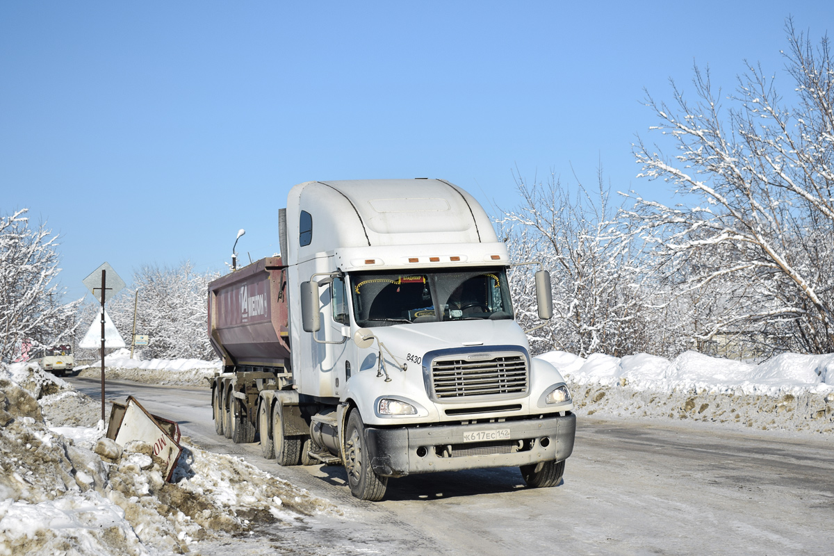 Алтайский край, № 8430 — Freightliner Columbia