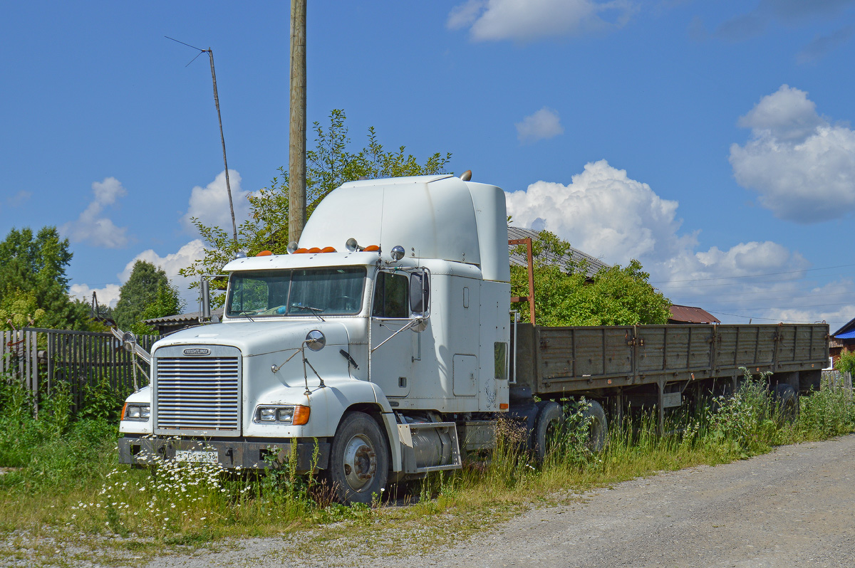 Свердловская область, № Т 304 ТР 96 — Freightliner FLD 112