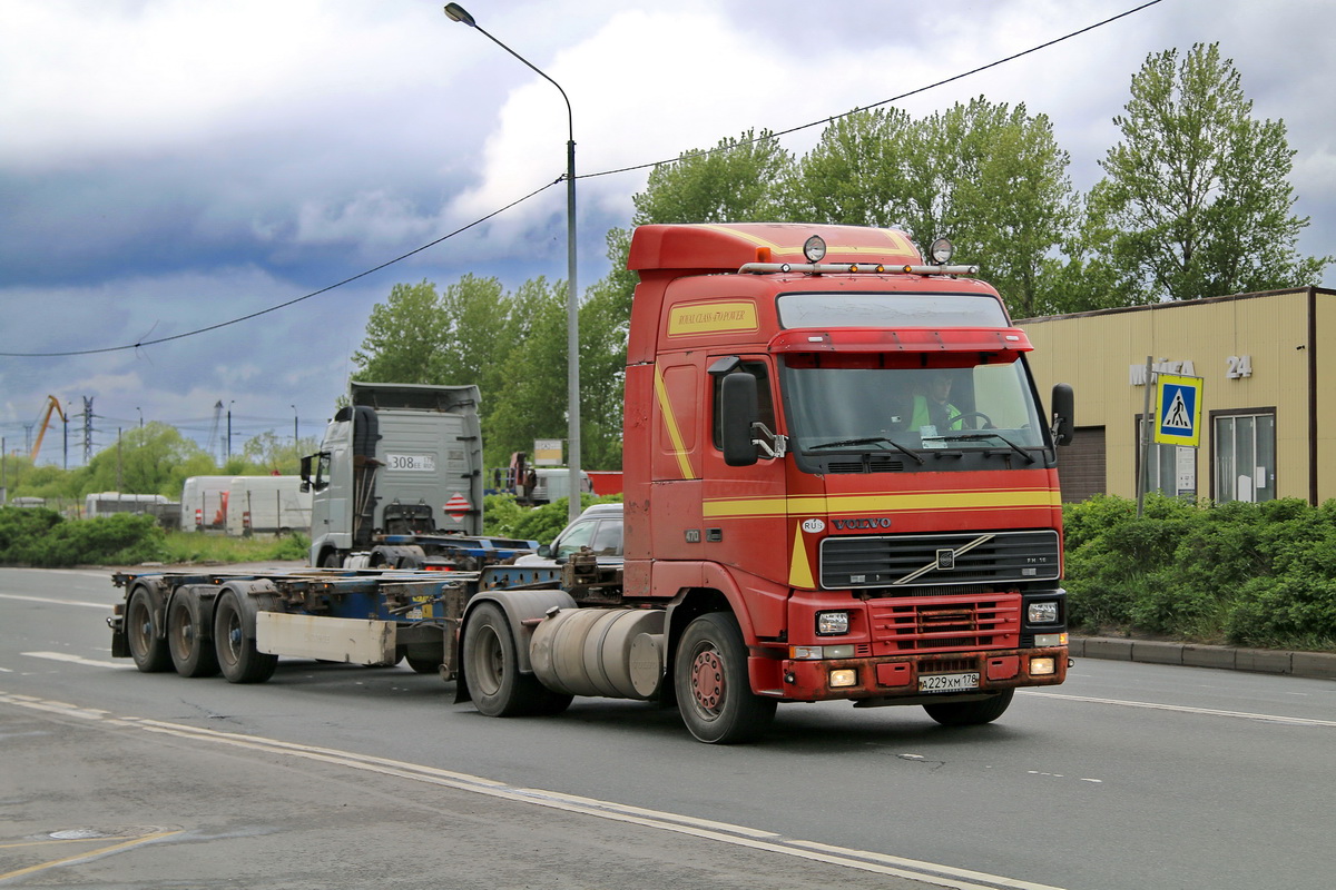 Санкт-Петербург, № А 229 ХМ 178 — Volvo ('1993) FH16.520