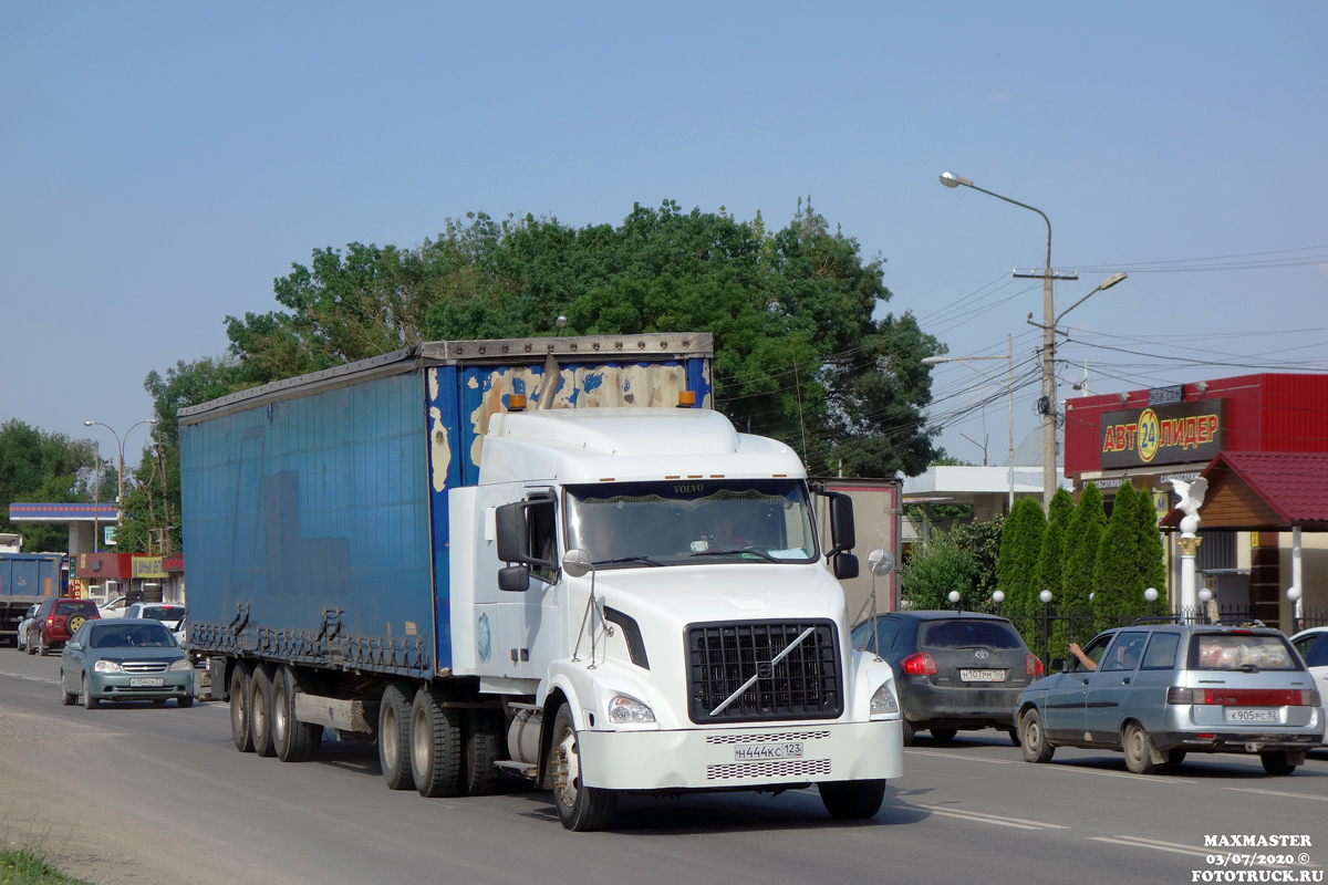 Краснодарский край, № Н 444 КС 123 — Volvo VNL630