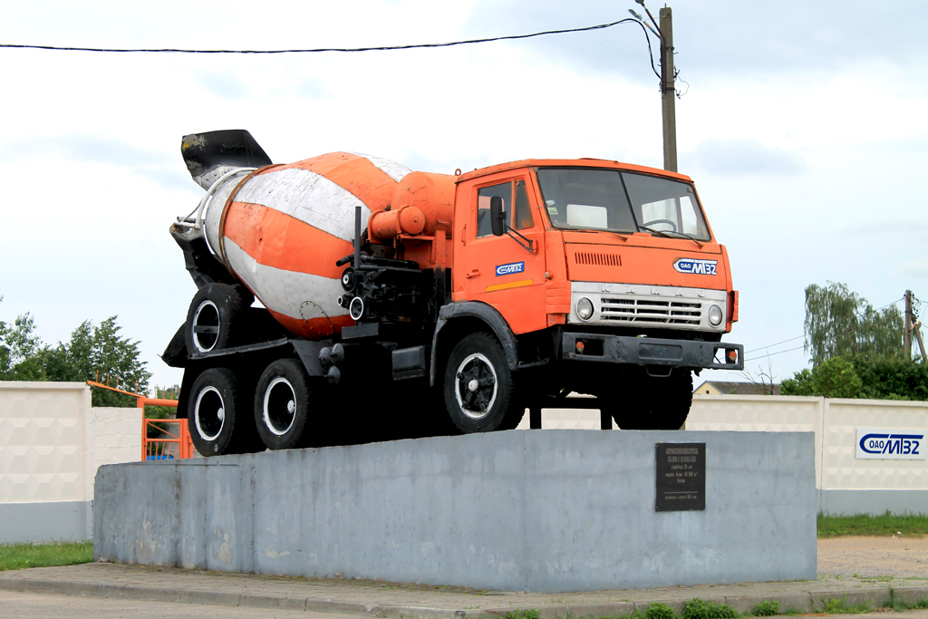 Гродненская область, № (BY-4) Б/Н 0001 — КамАЗ-55111 (общая модель); Гродненская область — Автомобили на постаментах; Техника на постаментах, памятники (Гродненская область)