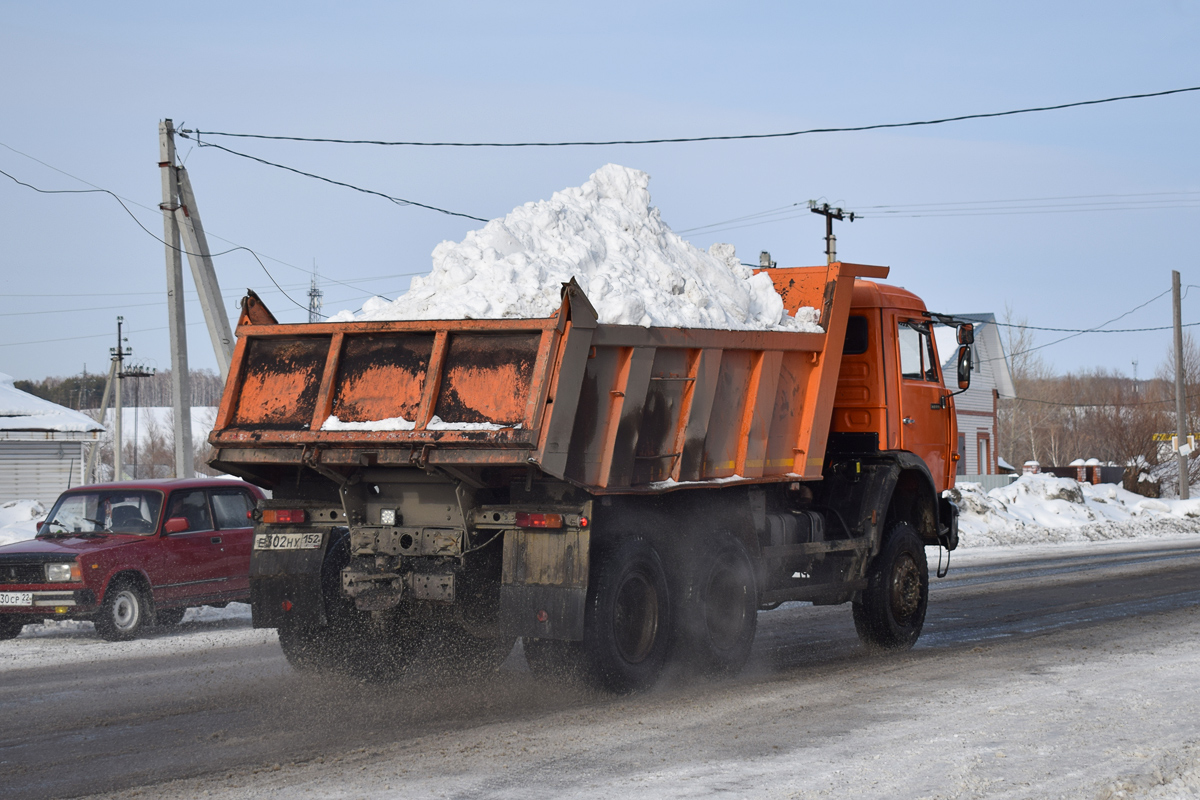 Алтайский край, № Е 302 НУ 152 — КамАЗ-65111-62