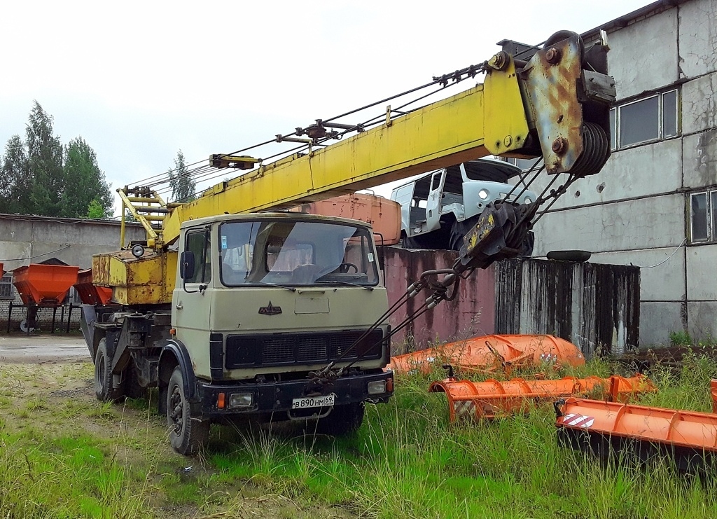 Тверская область, № В 890 НМ 69 — МАЗ-5337 [533700]