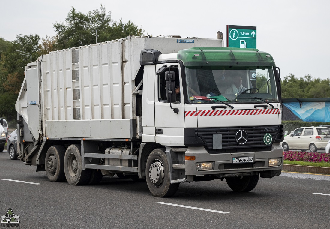 Алматы, № 746 XRA 02 — Mercedes-Benz Actros ('1997) 2531