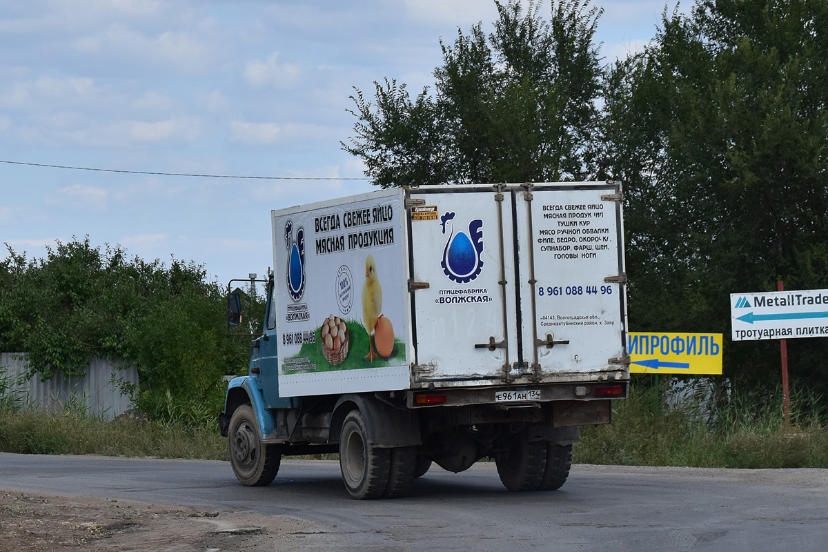 Волгоградская область, № Е 961 АН 134 — ЗИЛ-432932