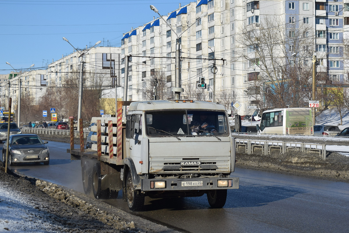 Алтайский край, № Е 198 ХО 22 — КамАЗ-53215 [532150]