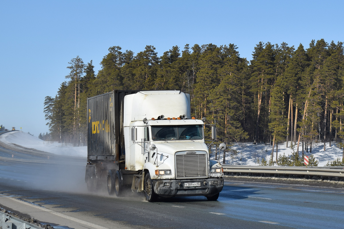 Алтайский край, № У 389 НУ 22 — Freightliner FLD 112