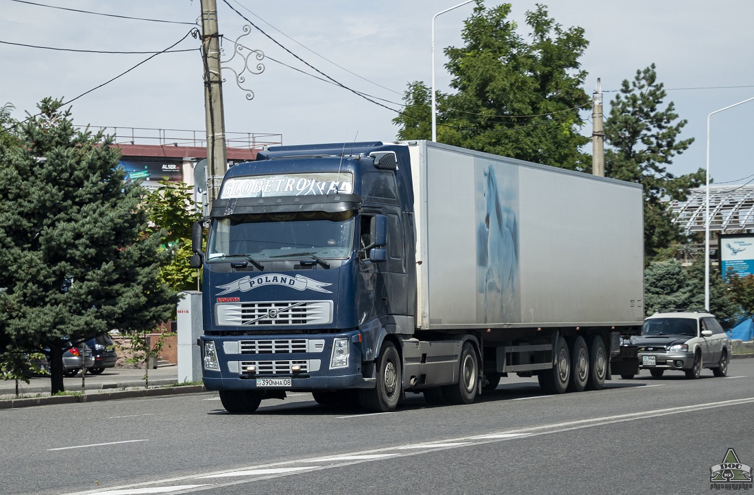 Жамбылская область, № 390 NHA 08 — Volvo ('2002) FH-Series