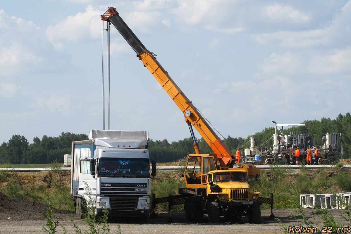 Алтайский край, № Е 753 ХМ 22 — DAF 95XF FT; Алтайский край, № С 842 ВО 22 — Урал-5557-10