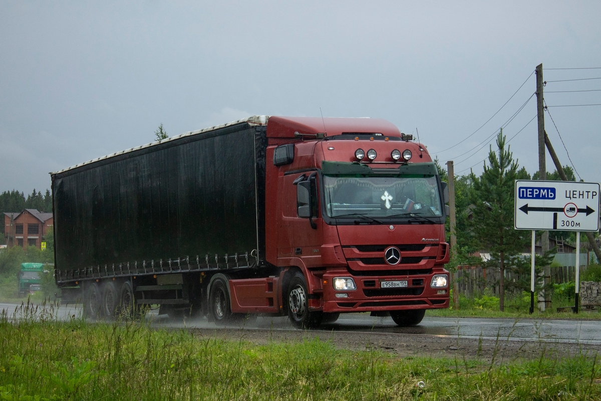 Пермский край, № Е 958 ВН 159 — Mercedes-Benz Actros ('2003) 1841