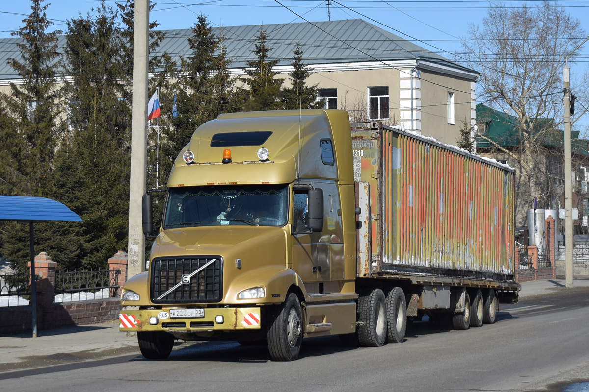 Алтайский край, № А 223 ОР 22 — Volvo VNL660