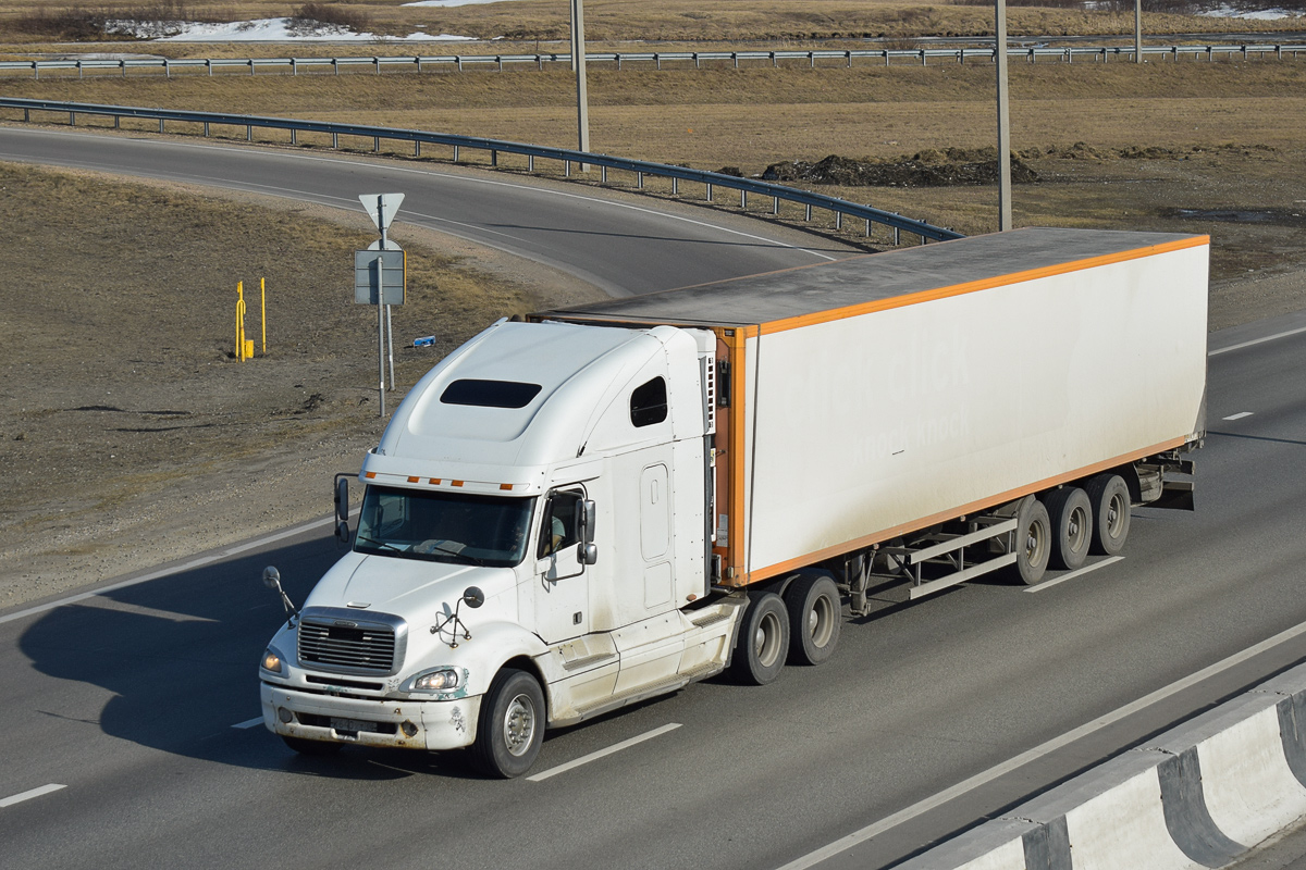 Ханты-Мансийский автоном.округ, № К 640 ХТ 86 — Freightliner Columbia