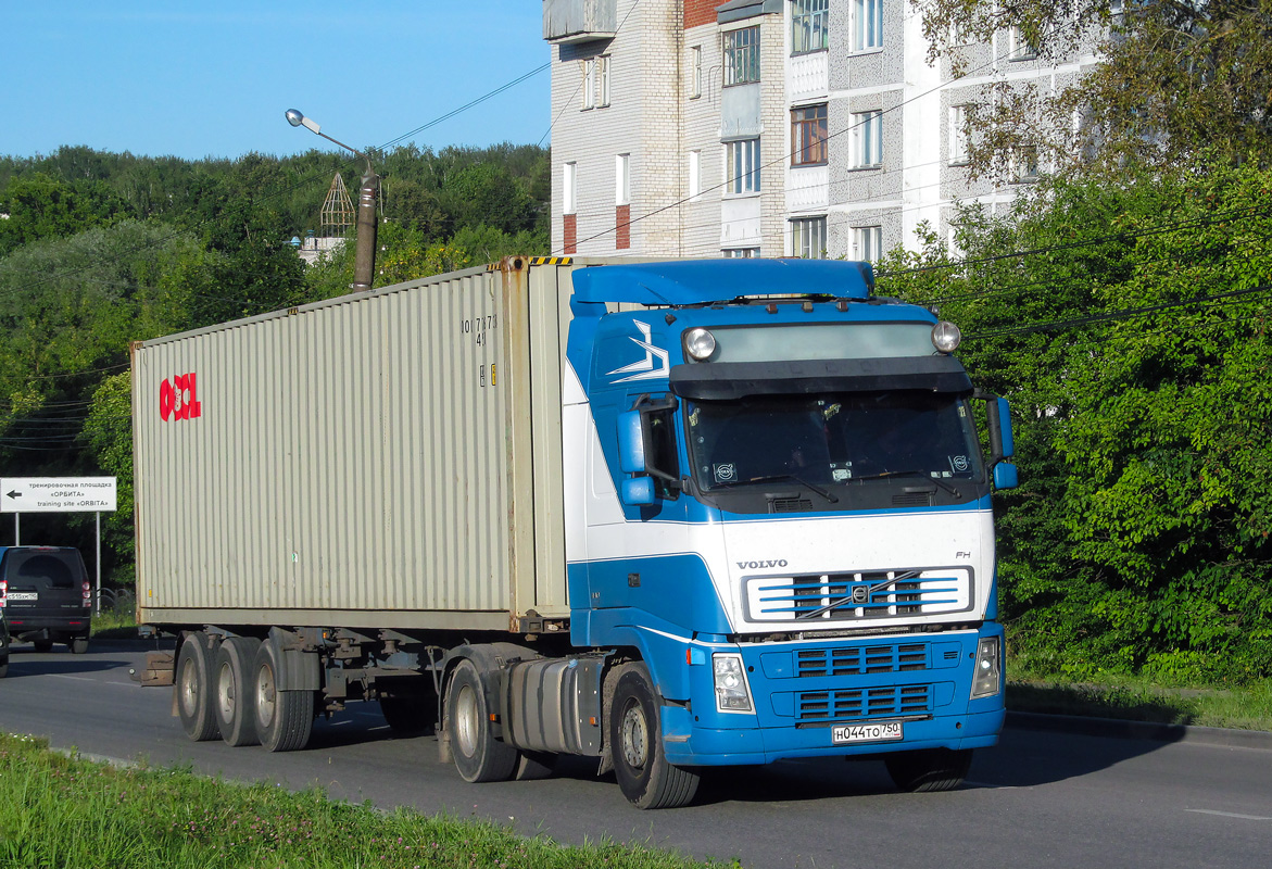 Новгородская область, № Н 044 ТО 750 — Volvo ('2002) FH12.440