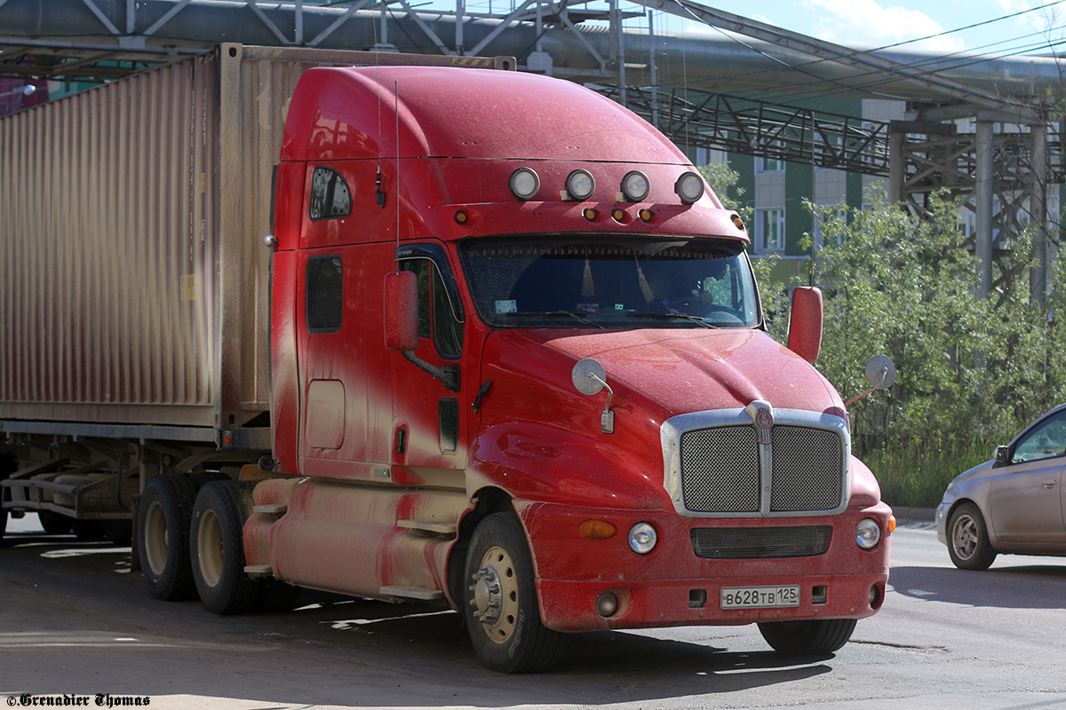 Приморский край, № В 628 ТВ 125 — Kenworth T2000