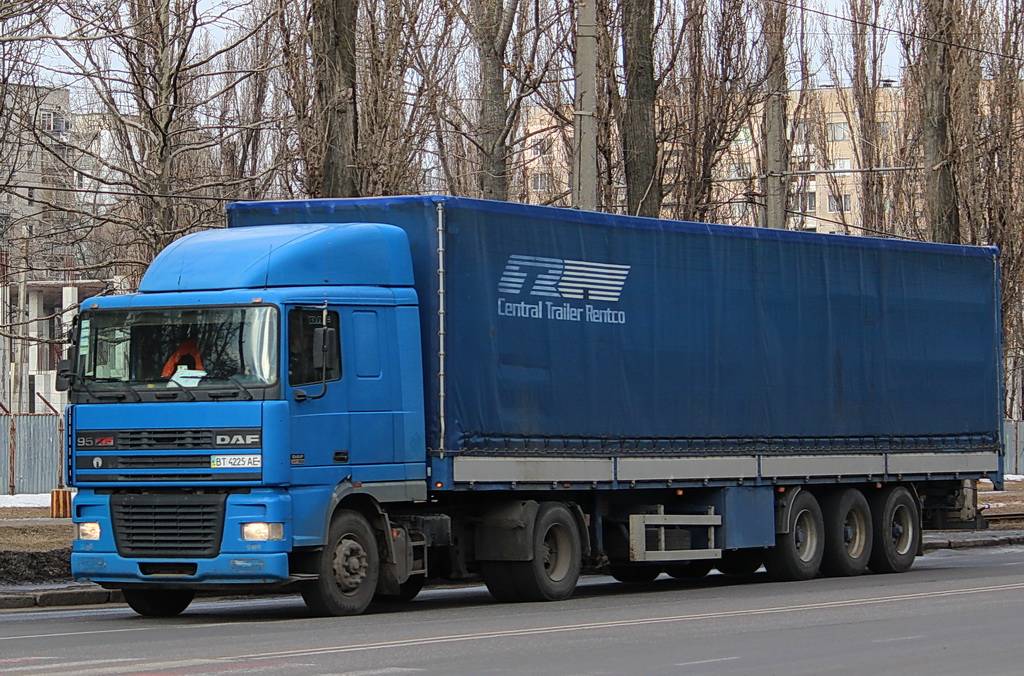 Херсонская область, № ВТ 4225 АЕ — DAF 95XF FT; Херсонская область, № ВТ 8052 ХХ — Van Hool (общая модель)