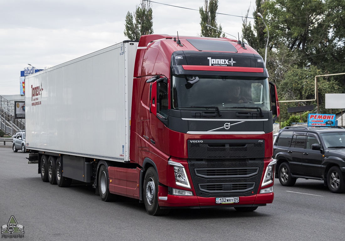 Алматы, № 132 WRY 05 — Volvo ('2012) FH.500