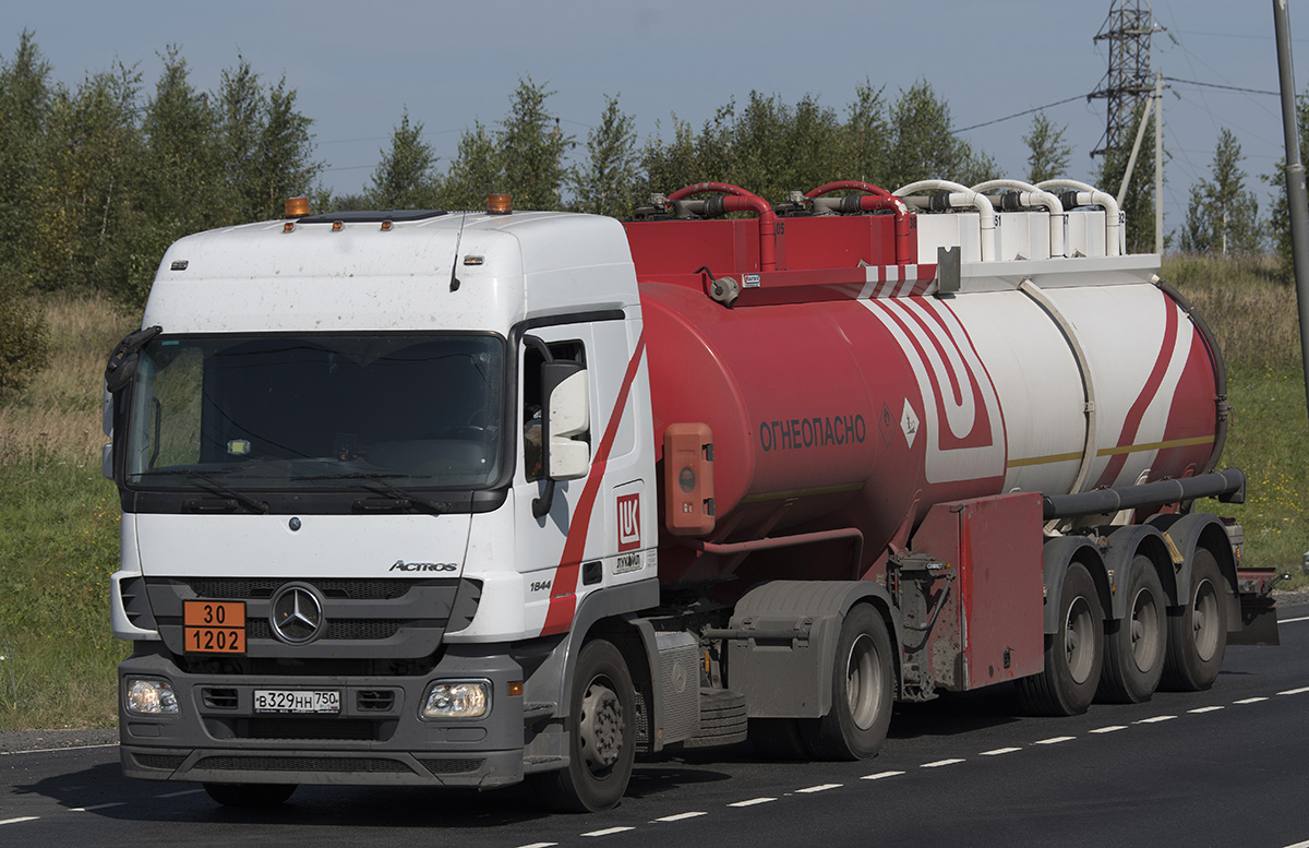 Московская область, № В 329 НН 750 — Mercedes-Benz Actros ('2009) 1844