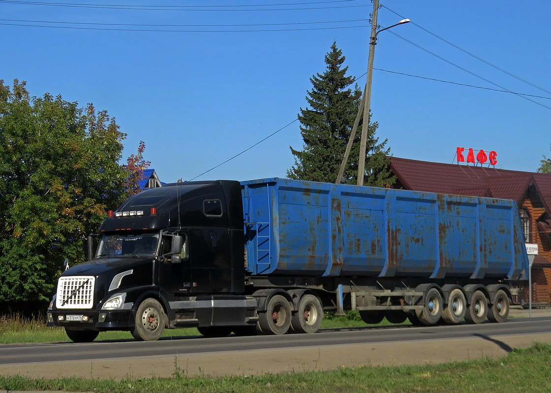 Кировская область, № Н 372 РР 76 — Volvo VNL670