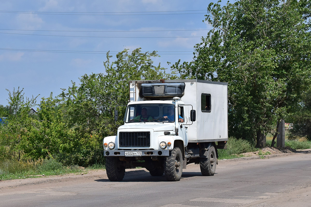 Волгоградская область, № Е 022 ВН 134 — ГАЗ-33081 «Садко»