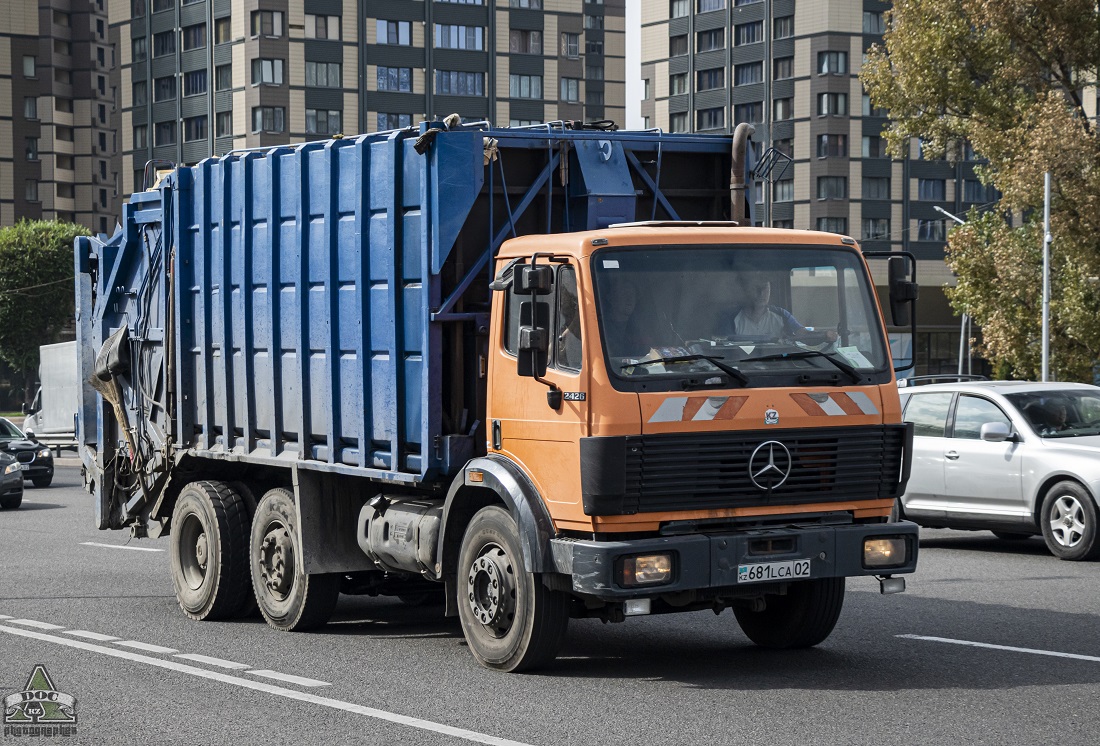 Алматы, № 681 LCA 02 — Mercedes-Benz SK (общ. мод.)