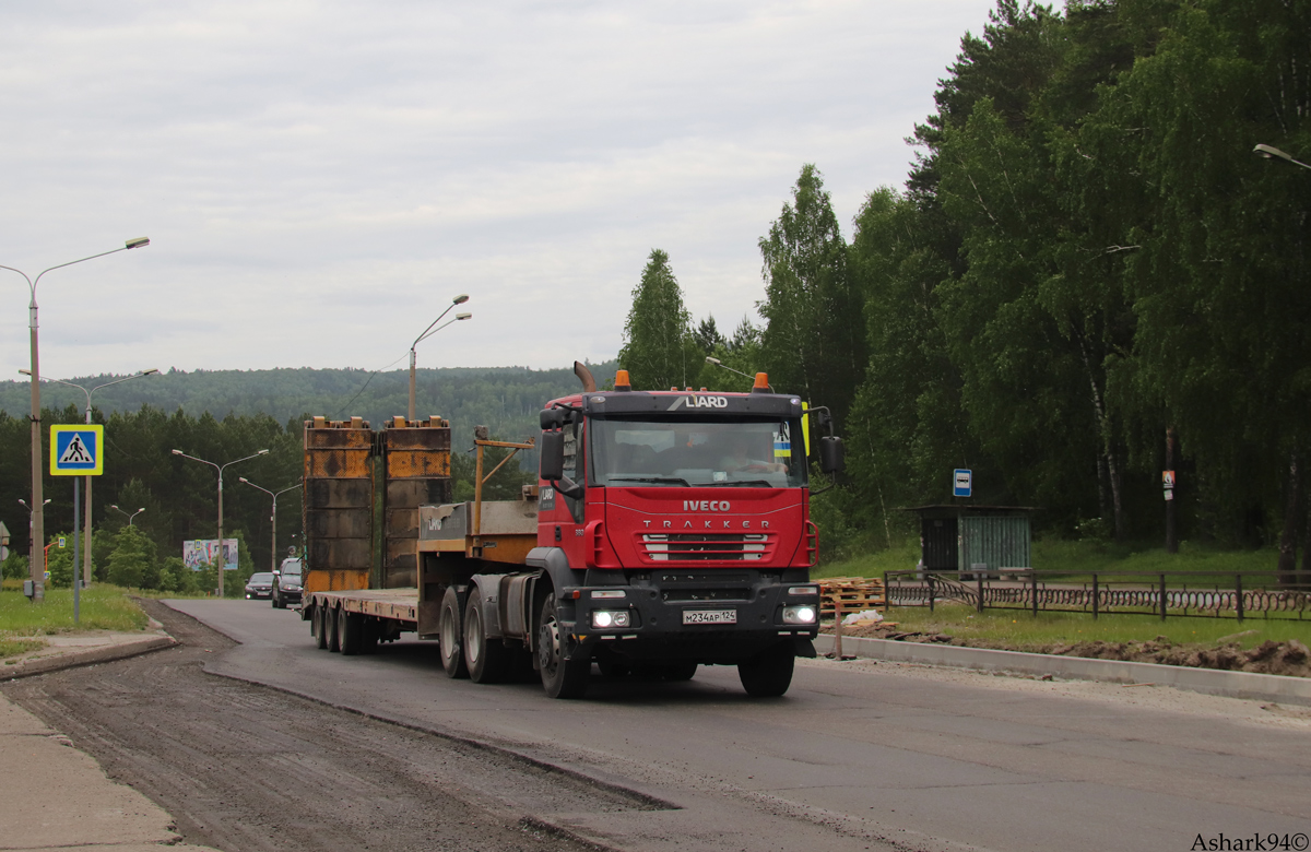 Красноярский край, № М 234 АР 124 — IVECO Trakker ('2004)