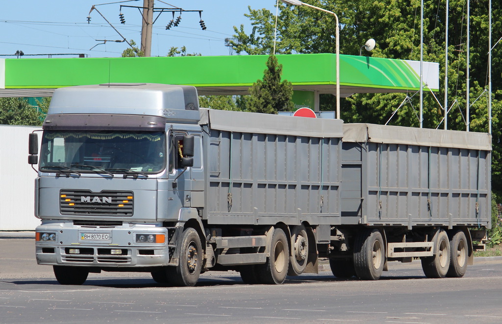 Одесская область, № ВН 8070 ЕС — MAN F2000 26.414