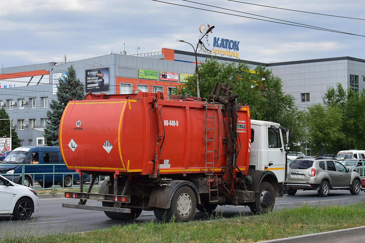 Волгоградская область, № Е 043 ВХ 134 — МАЗ-5337X2