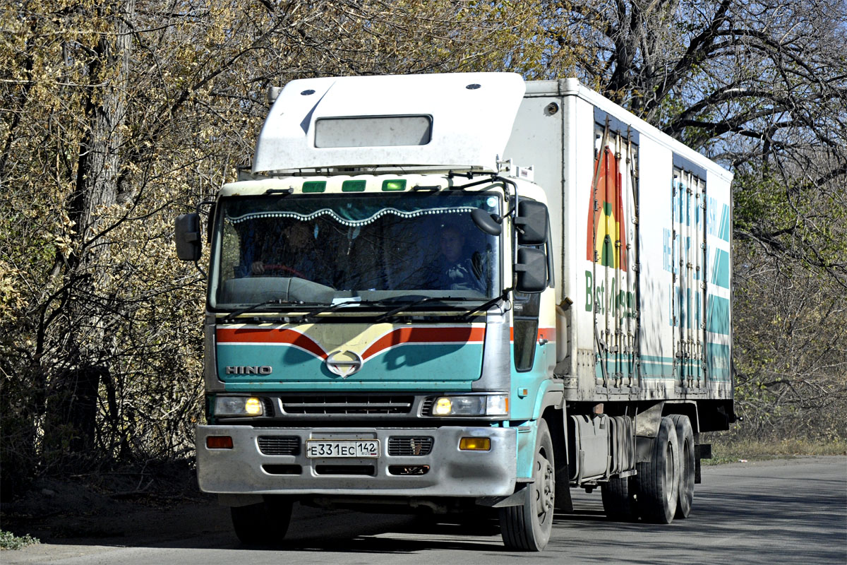 Алтайский край, № Е 331 ЕС 142 — Hino Profia