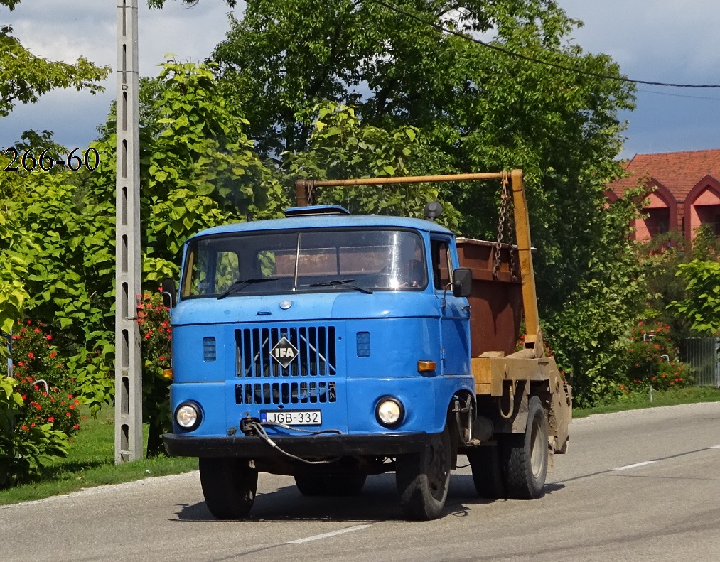 Венгрия, № JGB-332 — IFA W50L/K; Венгрия — Сбор винограда в Венгрии