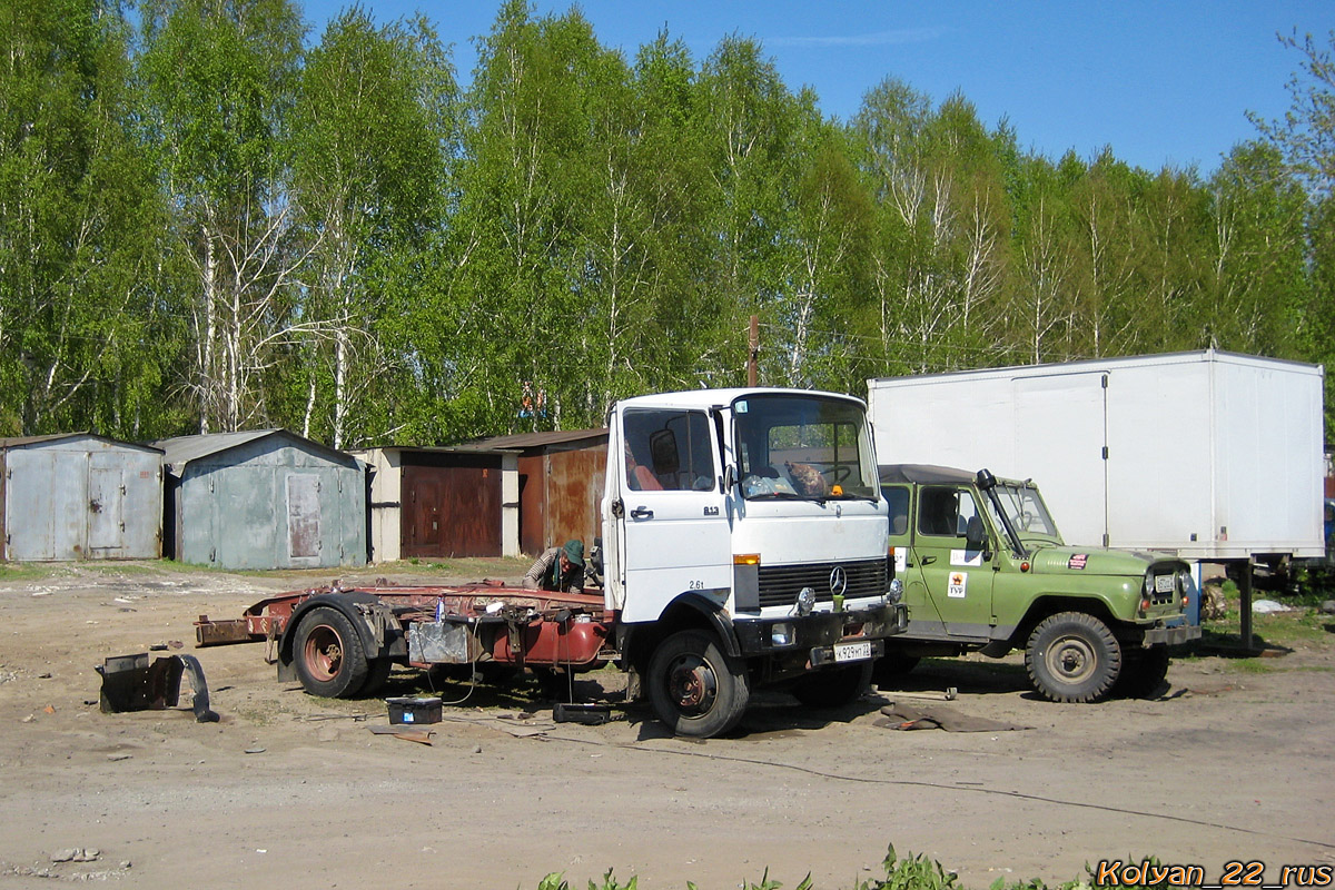 Алтайский край, № К 929 МТ 22 — Mercedes-Benz LP (общ. мод.)