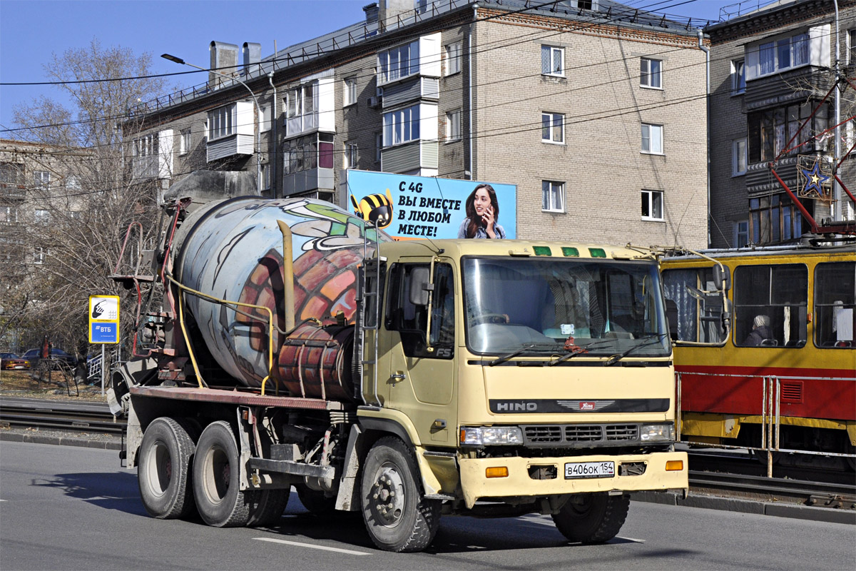 Алтайский край, № В 406 ОК 154 — Hino FS