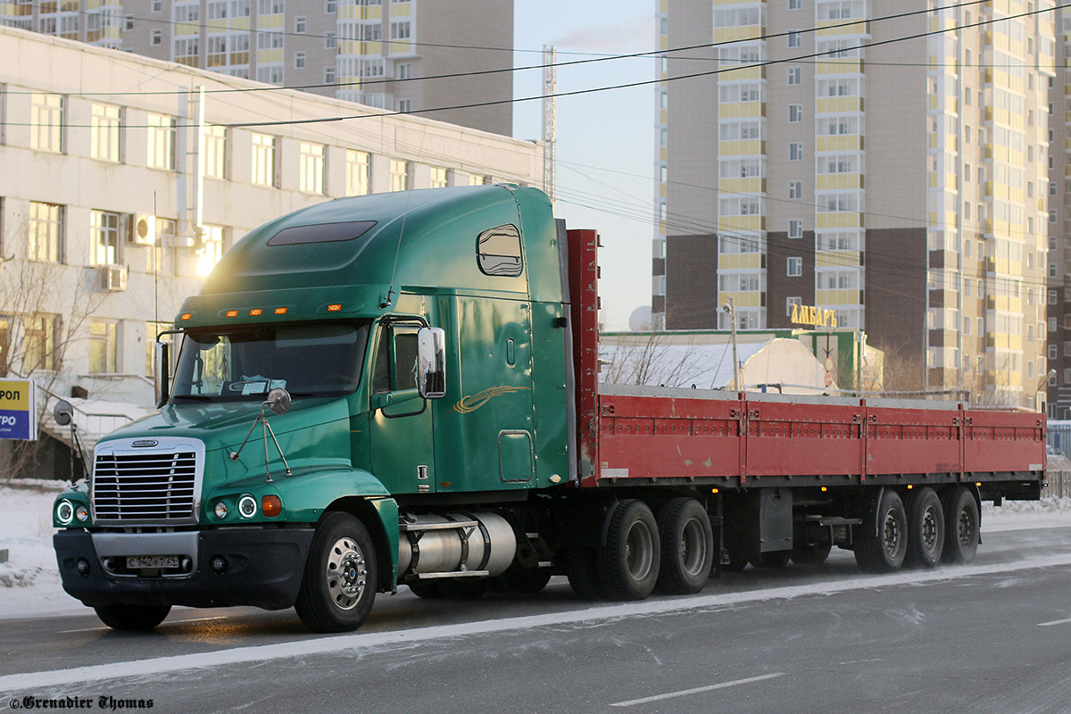 Саха (Якутия), № С 142 УТ 24 — Freightliner Century Class