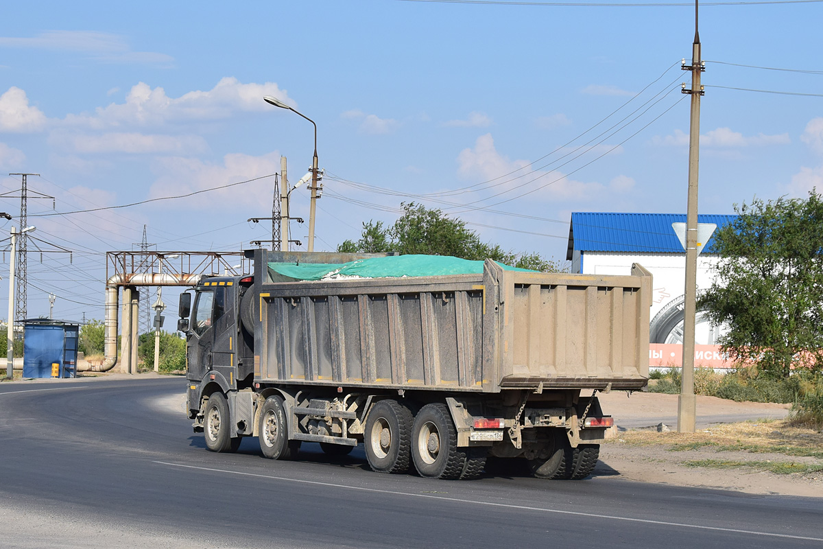 Волгоградская область, № Е 295 СР 134 — FAW J6 CA3310