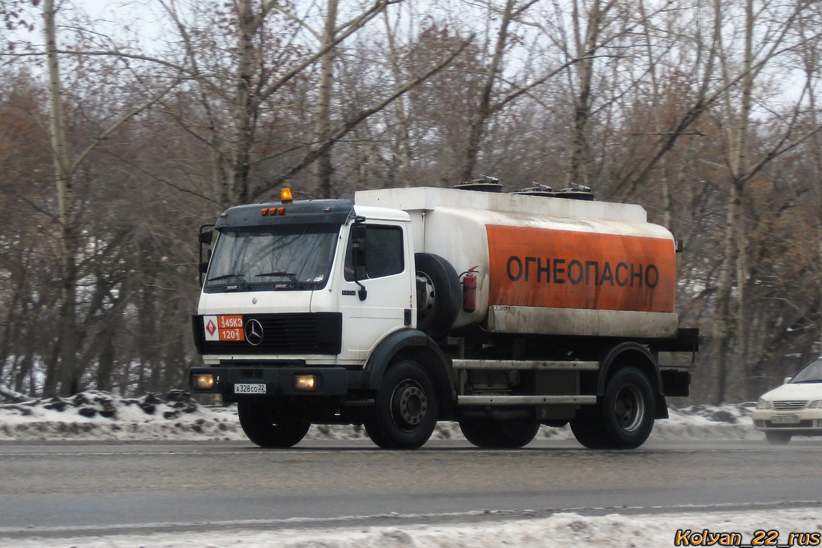 Алтайский край, № А 328 СО 22 — Mercedes-Benz SK 1722