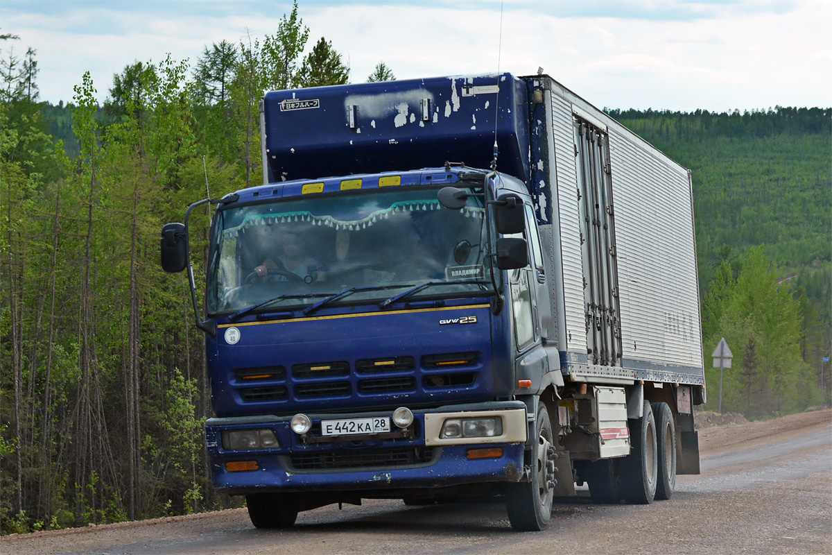 Амурская область, № Е 442 КА 28 — Isuzu Giga (общая модель)