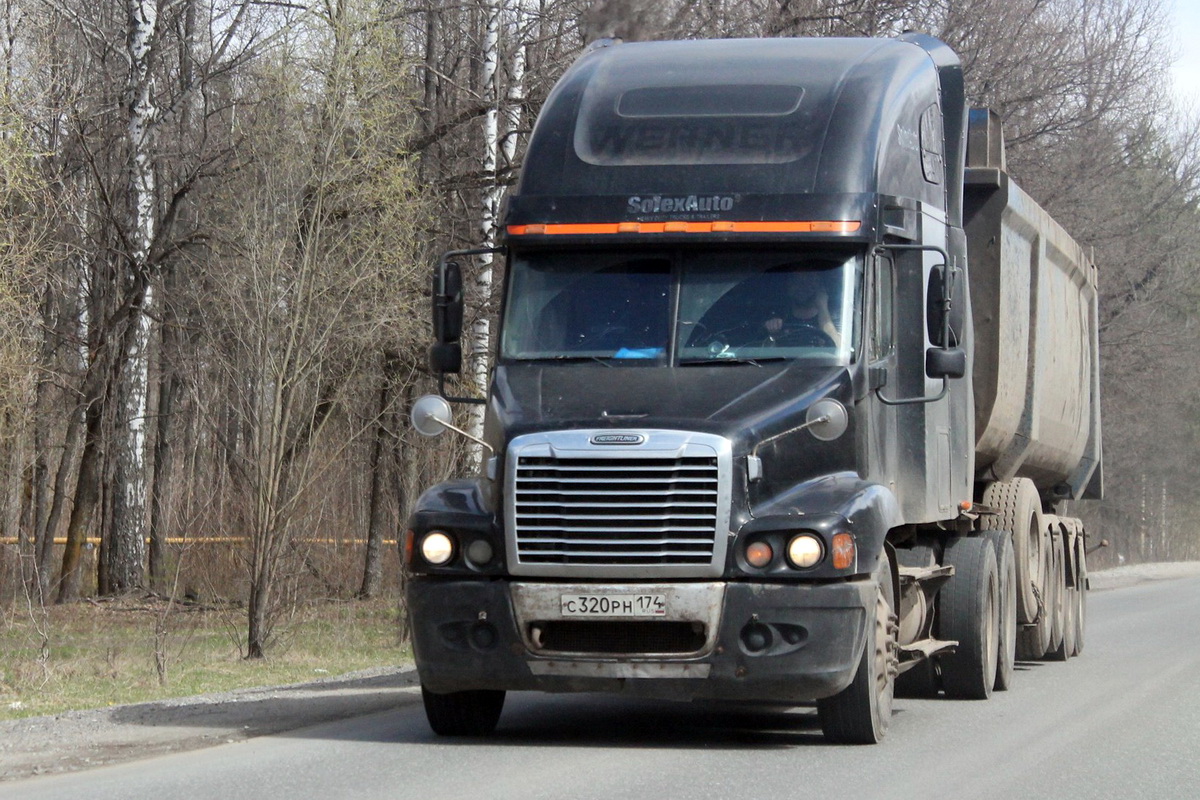 Челябинская область, № С 320 РН 174 — Freightliner Century Class