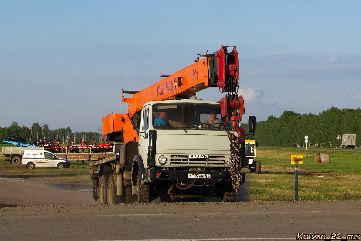 Новосибирская область, № А 717 ЕН 154 — КамАЗ-53212