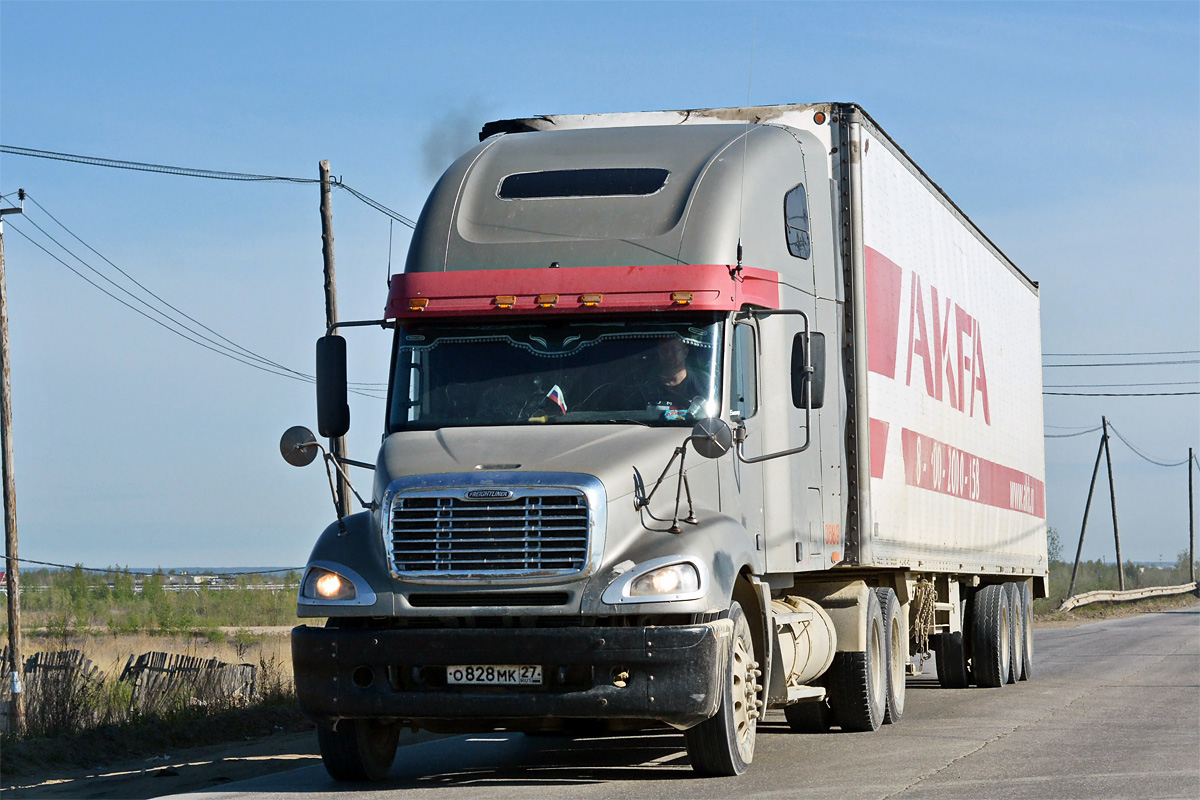 Хабаровский край, № О 828 МК 27 — Freightliner Columbia