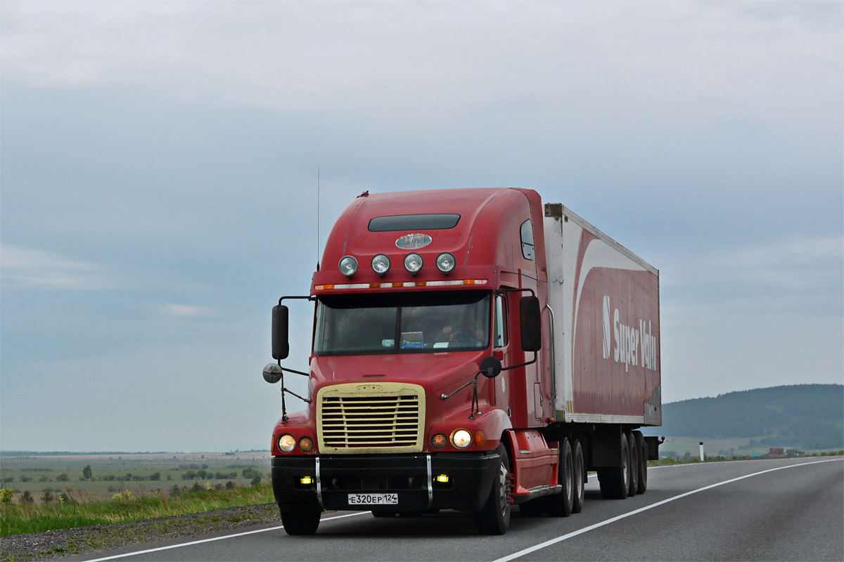 Красноярский край, № Е 320 ЕР 124 — Freightliner Century Class